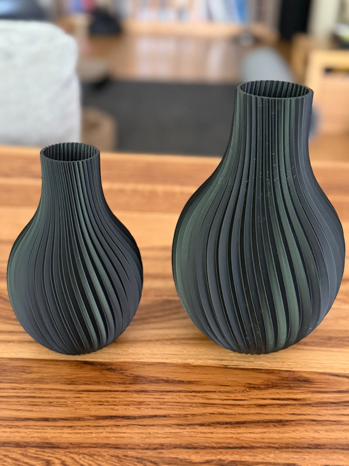 Wellenförmige Vase